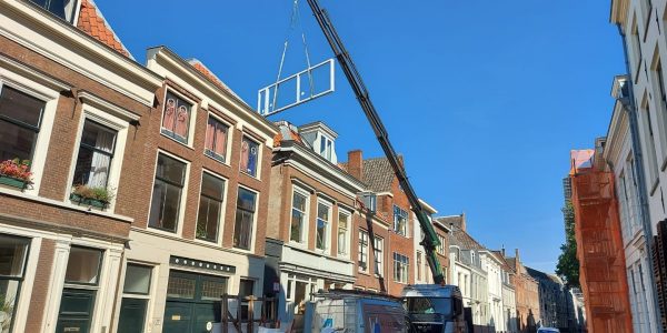 Utrecht – Plaatsing kozijn Waaijenberg Bouw en Verhuur Utrecht - Plaatsing kozijn Waaijenberg Bouw en Verhuur